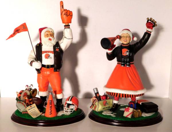 Danbury Mint Cleveland Browns Santa & Mrs Claus Pair of Figurines Figures Scarce
