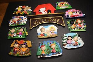 Danbury Mint Peanuts Snoopy Welcome Sign Includes 10 Seasonal Plaques - USED