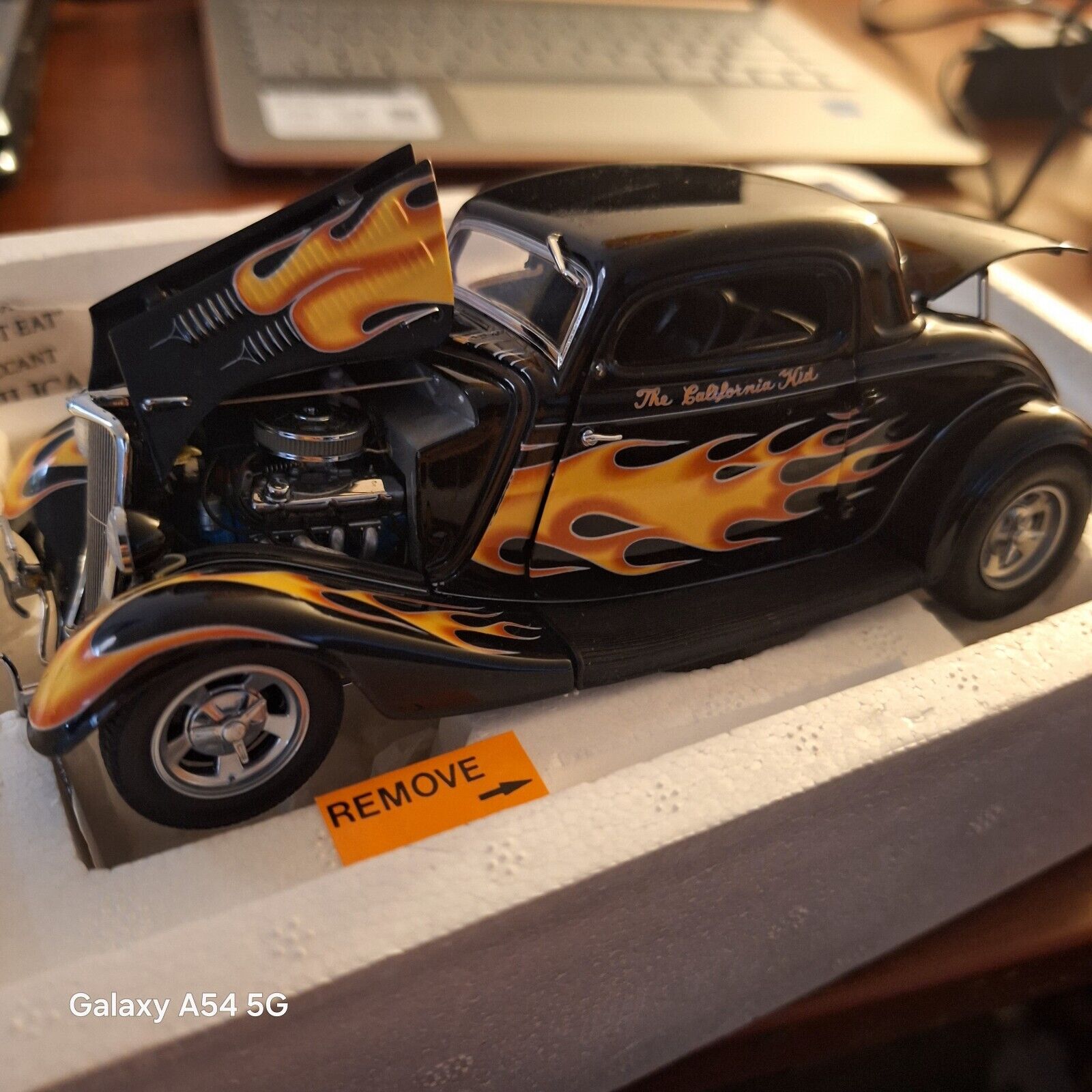 This Danbury Mint Limited Edition 1934 Ford The California Kid 1:24 Scale Diecas
