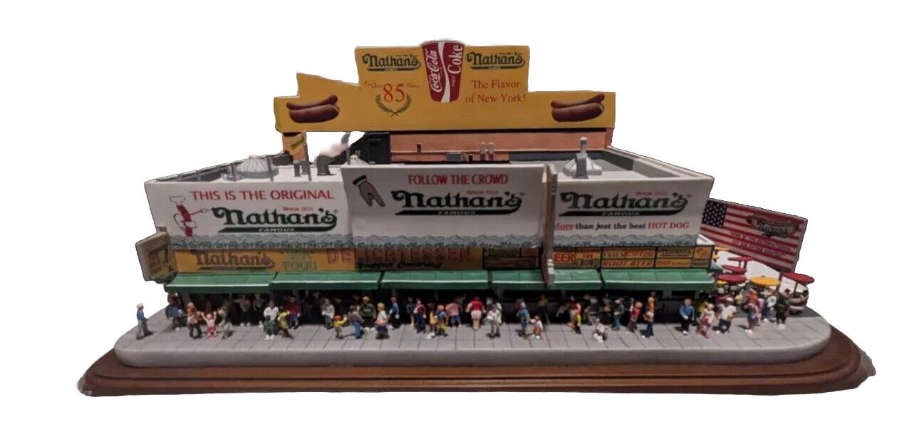 ??Very Rare Danbury Mint Nathan’s Famous Hot Dog Stand  Coney Island Replica