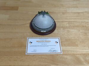 Danbury Mint "Pittsburgh Penguins Mellon Arena"Figurine