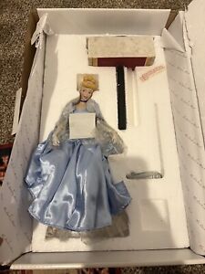 RARE!! DISNEY DANBURY MINT CINDERELLA DOLL FIBER OPTICS & GLASS SLIPPER Htf