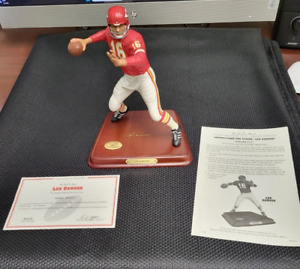 LEN DAWSON DANBURY MINT FOOTBALL LIFELIKE SCULPTURE FIGURINE WITH PAPER WORK