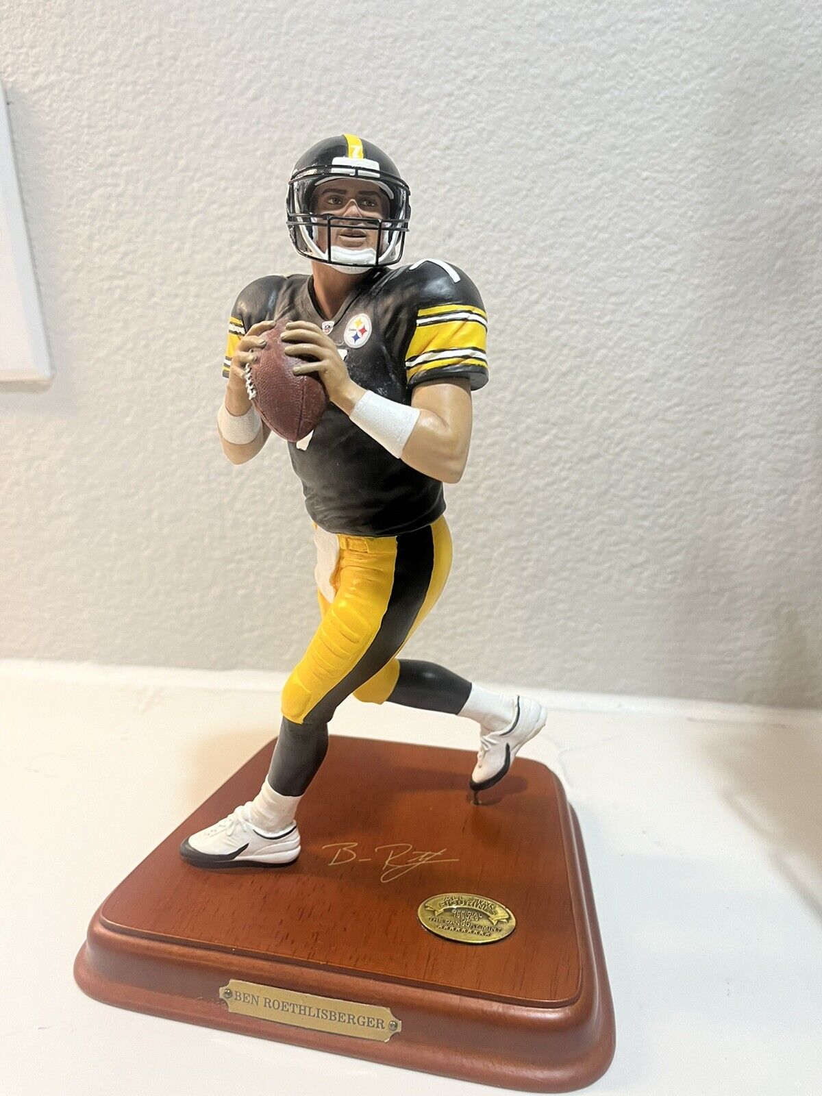 Danbury mint figurines football BEN ROETHLISBERGER