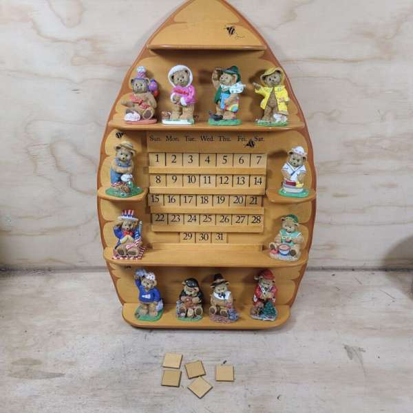 Vintage The Danbury Mint Teddy Bear Figurine Wall Hanging Calendar Complete Set