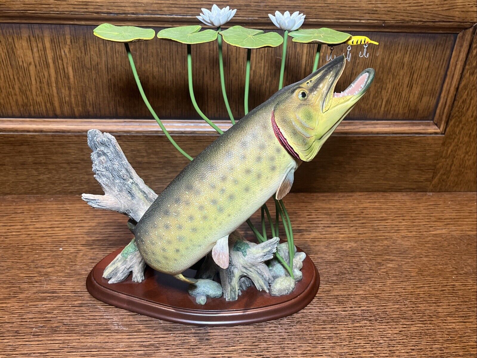 Danbury Mint Freshwater Fury Northern Pike Fish Statue Sculpture Figurine Art