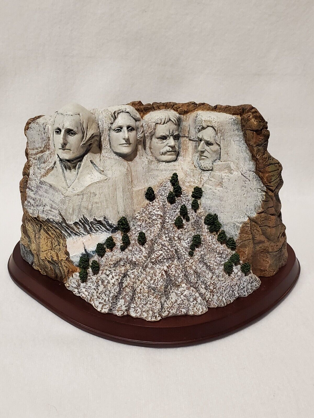 Danbury Mint Mount Rushmore Keystone South Dakota Landmark Figurine Sculpture