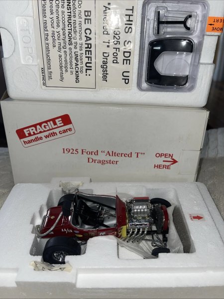 Danbury Mint ~ 1925 FORD "ALTERED T" DRAGSTER ~ 1:24 Die Cast NEW IN BOX
