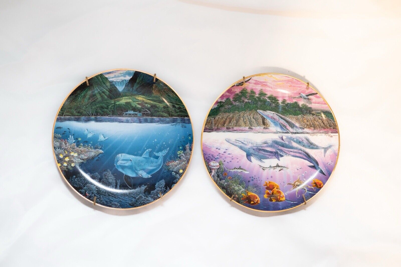 Robert Lyn Nelson‘s Underwater Paradise Plate Collection. Set Of Two, No Box ?