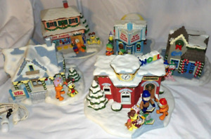 GARFIELD Collectible CHRISTMAS VILLAGE Lighted 5PCS Candy Store TOY STORE & MORE