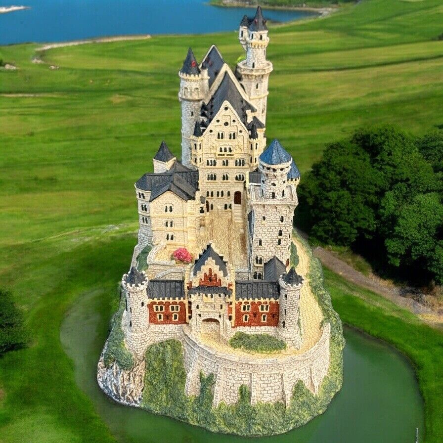 The Danbury Mint Enchanted Castles Of Europe Neuschwanstein Bavaria Germany 1993