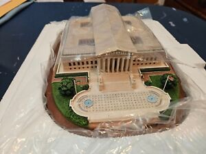 Vintage Danbury Mint Supreme Court Landmark Building Replica NIB