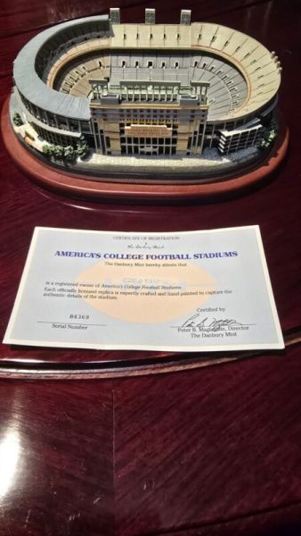VERY RARE Danbury Mint Neyland Stadium Tennessee Volunteers.  Complete.