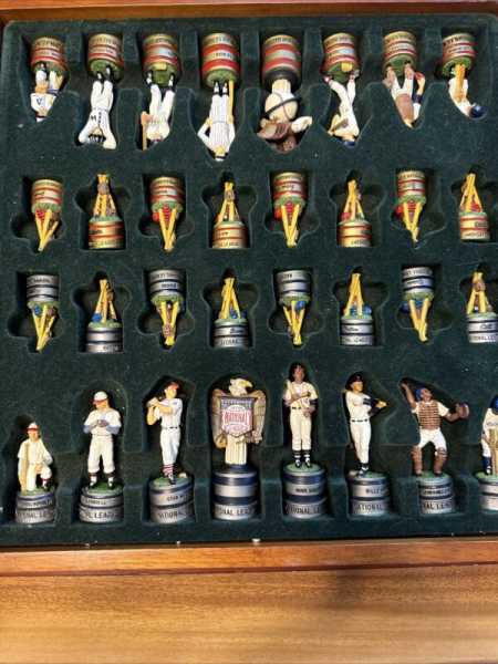 Danbury Mint Baseball Chess Set All Pieces No Cards EXCELLENT CONDITION
