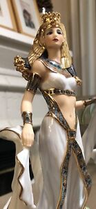 Danbury Mint Queens of Egypt Cleopatra Figurine Porcelain Gold 8.75” With Stand