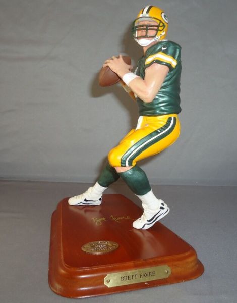 Danbury Mint Figurine Statue Limited Edition Brett Favre NFL HOF w/COA
