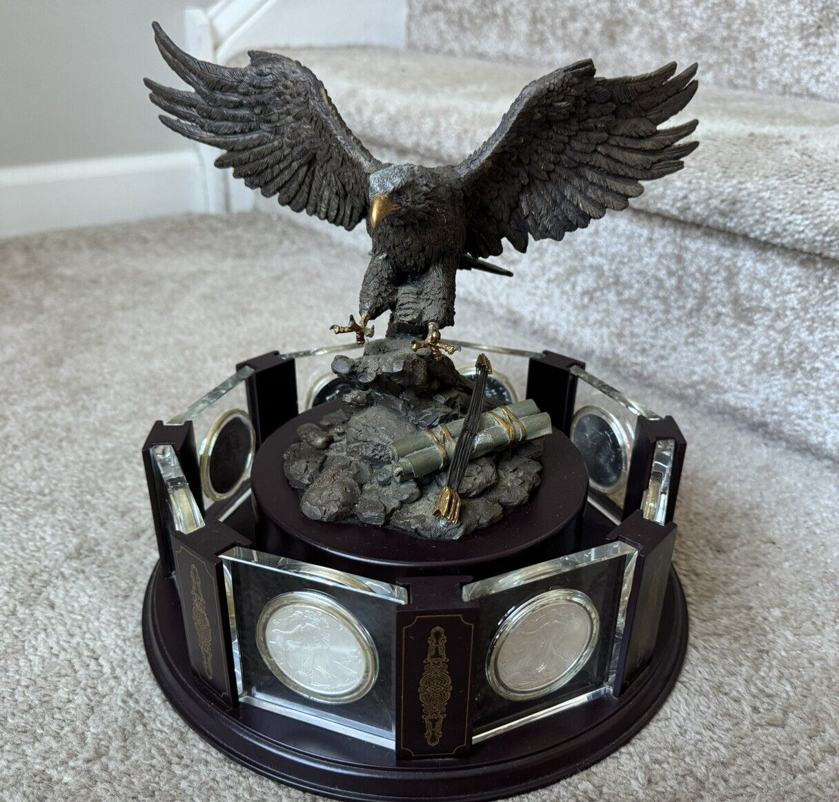 Danbury Mint (8) 1 Oz American Silver Eagles Crystal Collection Display Stand