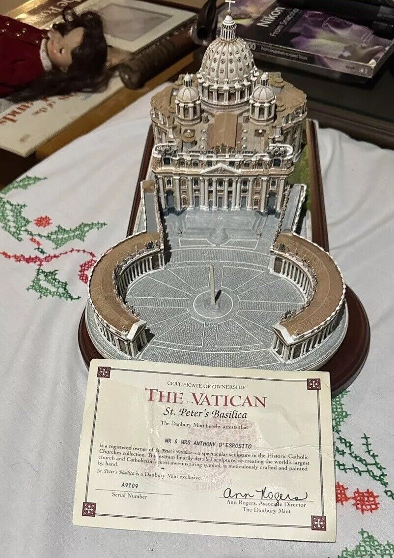 Vintage Danbury Mint St Peter's Basilica Vatican City One Model