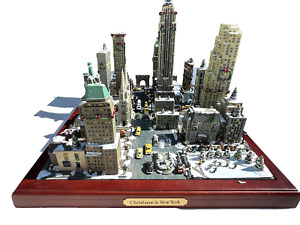 DANBURY MINT "CHRISTMAS IN NEW YORK" DIORAMA SUPERB DETAIL, STILL TIME FOR XMAS!