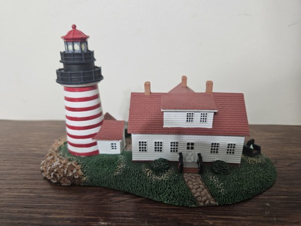 West Quoddy Head Lighthouse Historic American Lighthouses Danbury Mint 1992 ****