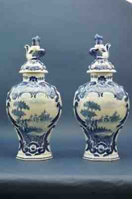 Pair of Flemish Ducth pottery vases Blauw Blue Delft Holland 1700 XVIII 18th