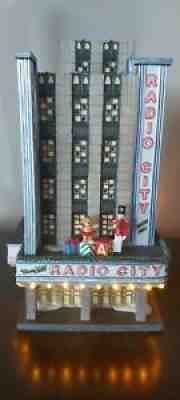 DEPARTMENT 56 RADIO CITY MUSIC HALL CHRISTMAS IN THE CITY #56.58924 & Ornament