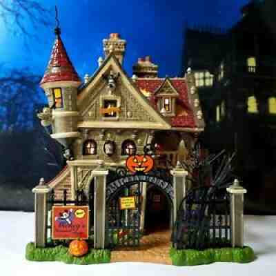 DEPT 56 Snow Village Halloween Disney MICKEY'S HAUNTED HOUSE! Perfect, Mansion
