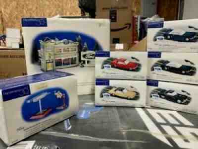 Dept.56 Uptown Motors Ford Original Snow Village 56 54941 w/6 additional access