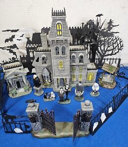 Addams Family Department 56 Halloween Display Set HOUSE & Figure Lot MIB + 2018