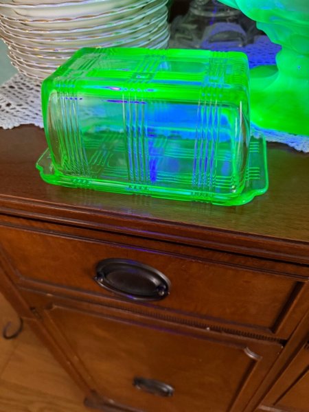Vtg. Hazel Atlas Green Uranium Depresssion Glass Crisscross 1 Pound Butter Dish