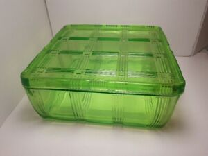 VINTAGE SQUARE GREEN DEPRESSION URAINIUM REFRIGERATOR DISH WITH LID
