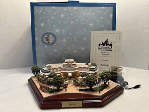 OLSZEWSKI FIRST-EDITION DISNEYLAND MAIN STREET USA 