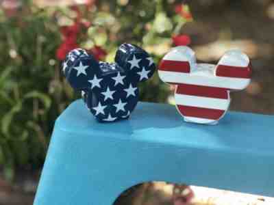 Disney Parks Mickey & Minnie Mouse Americana Patriotic Flag Salt & Pepper Set