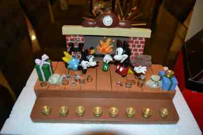 Disney Fireplace Menorah Mickey Minnie Mouse Chanukah Hanukkah Rare BNIB