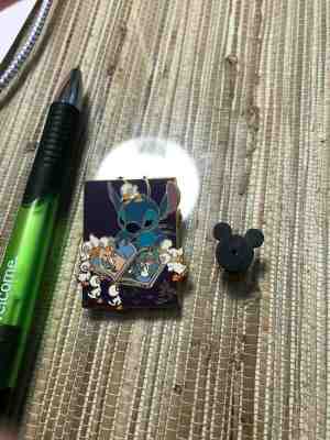 Disney Pin Trading WDW - Lilo and Stitch, Stitch Reading to Baby Ducks 2003