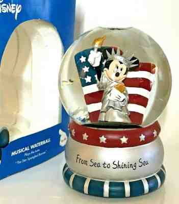 Disney Enesco Minnie Statue of Liberty Music Snowglobe Plays Star Spangle Banner