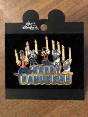 DIsneyland Happy Hanukkah 2000 Mickey and Gang Disney Pin DLR NOC