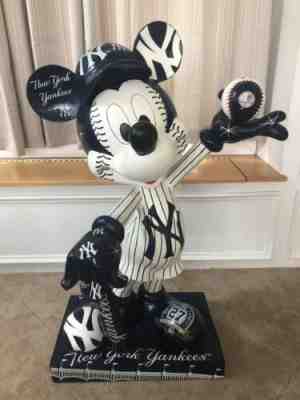 2010 DISNEY MLB NEW YORK YANKEES ALL STAR MICKEY MOUSE FIGURINE RARE! NEW