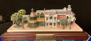 Olszewski Disney World Main Street Plaza Ice Cream Parlor Premiere 1st Edition