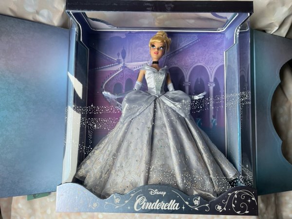 NEW! Saks Fifth Avenue Disney Limited Edition CINDERELLA Doll 1 of 2500 NIB