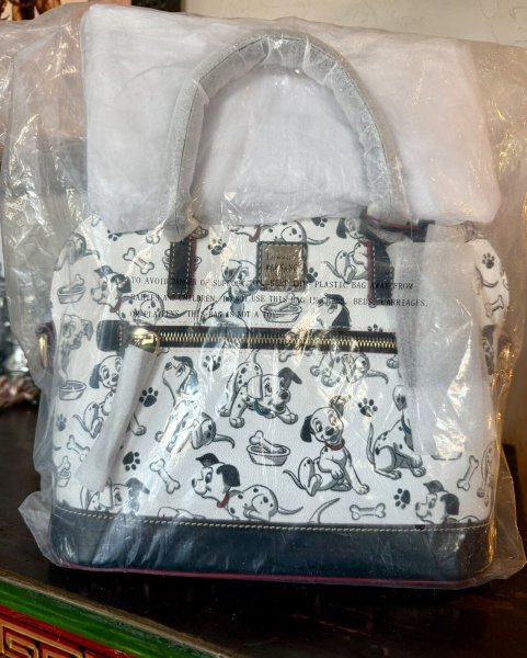 NWT Sealed 2021 Disney Dooney 101 Dalmatians Satchel Zip Perfect Placement NEW