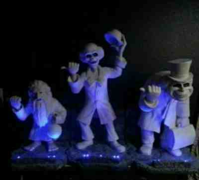 Disneyland Disney World  Haunted Mansion Hitchhiking Ghost Big Figs 3 Figures