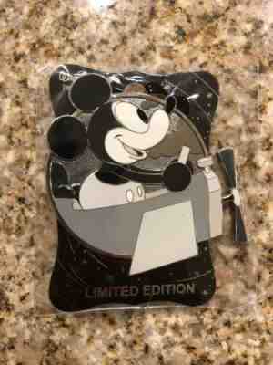 Mickey Mouse Plane Crazy WDI Profile Pin Disney LE 300 90th Through Years Flawed