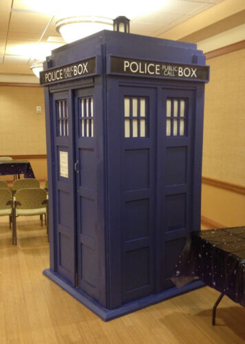 Tardis, Dr Who police box. full size prop