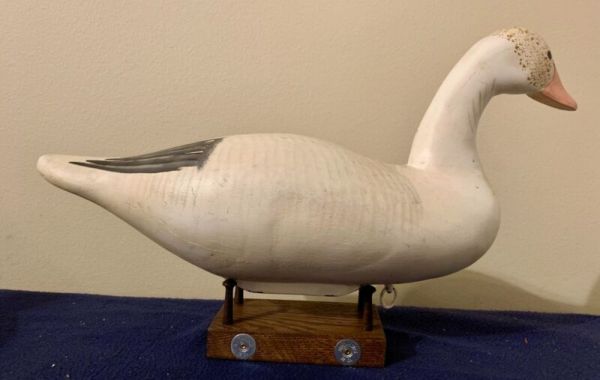 VINTAGE HUNTING DECOY**Clarence "Tit-Bird" Bauer**Harve de Grace, Maryland