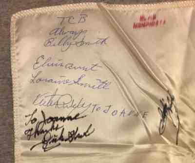 1978 ELVIS PRESLEY SCARF SIGNED BY FAMILY BILLY SMITH CHARLIE HODGE DICK GROB