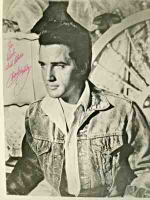ELVIS PRESLEY - CHARLIE HODGE HAND SIGNED - 8" X 10" PHOTO - 100% AUTHENTIC