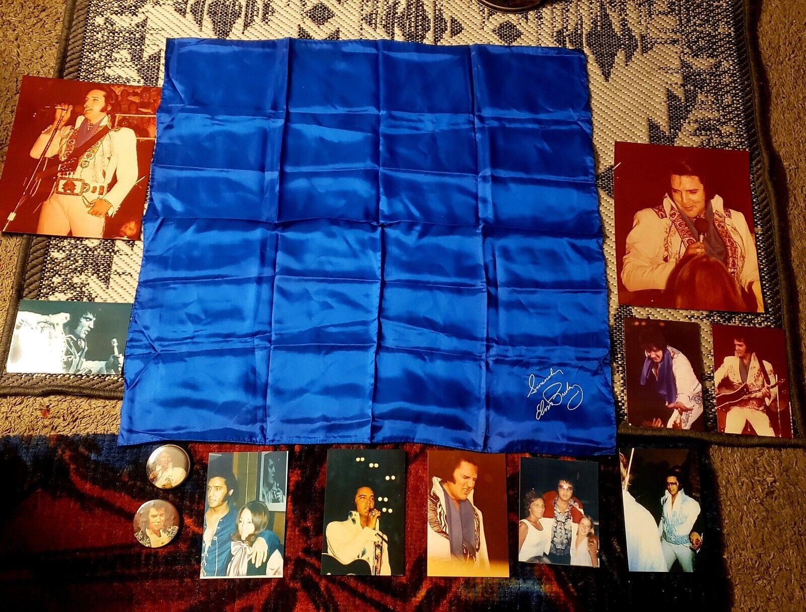 ELVIS PRESLEY RARE  ROYAL BLUE 8 CONCERT SCARF  AND PICTURES