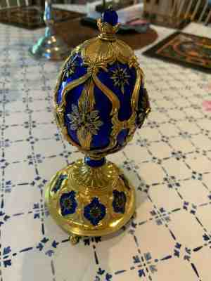 FRANKLIN MINT FABERGE  JEWELED MUSICAL EGG 