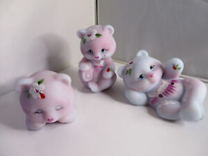 Rare And Collectible Fenton Art Glass : Laying Bear Value Guide